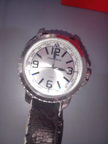 Relógio Mondaine original ( com avaria )