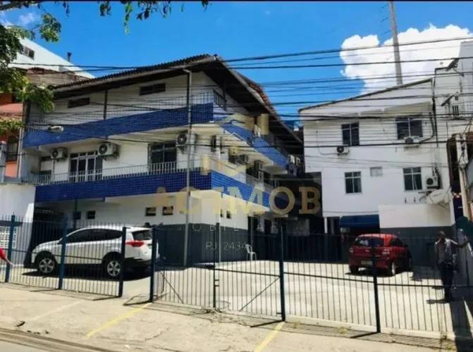 Predio com 20 salas e garagens privativas Para Locação Comercial no Cabula VI