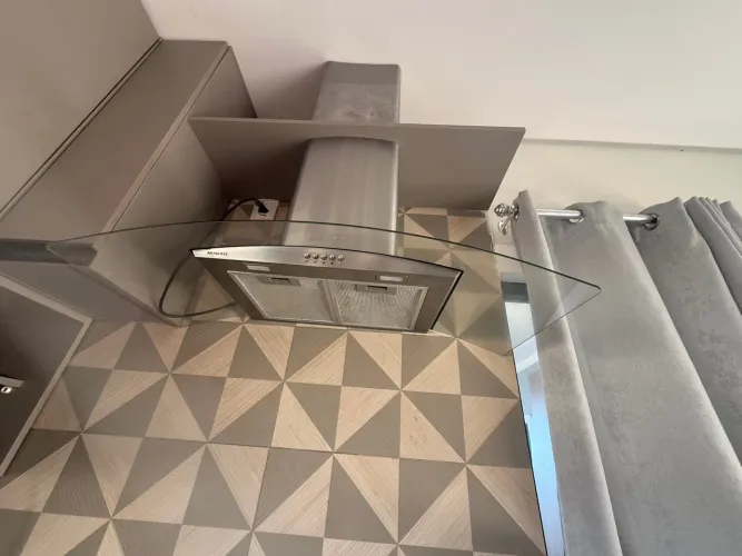 Coifa de Parede Inox com Vidro Curvo - Design Moderno e Alta Eficiência