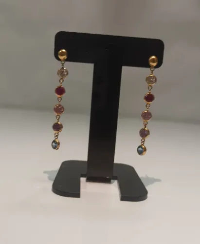 Brincos em ouro 750 e zircônia 