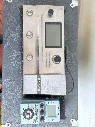 Pedaleira Boss GE-200 + Mooer + Zoom MS-70CDR