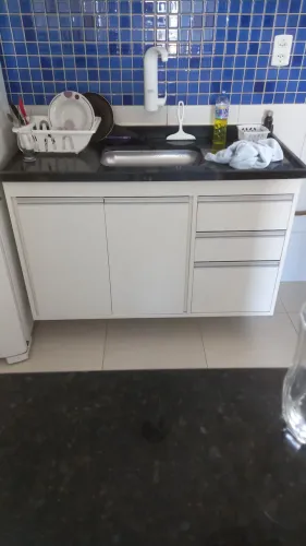 Armário de cozinha branco