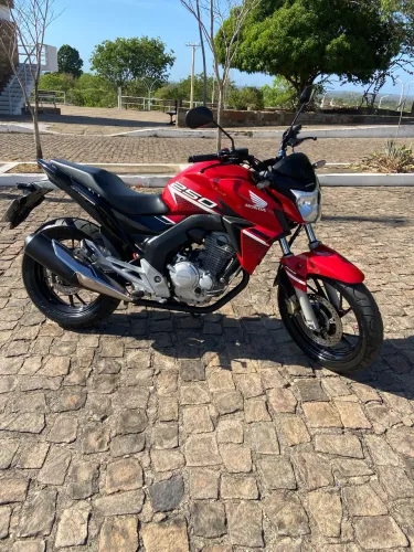 Vendo CB Twister 250f ano 2022 moto extra sem nada para fazer 