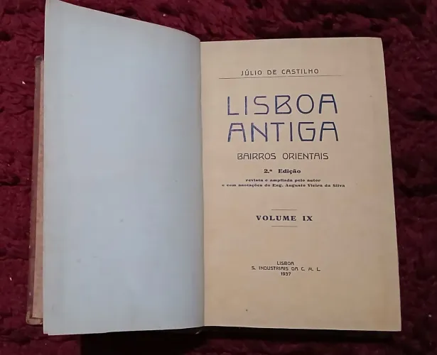 Livro lisboa antiga.