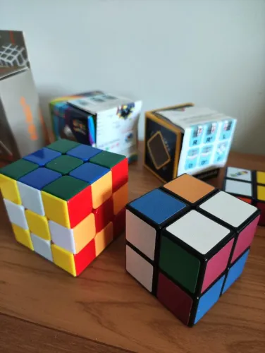 Kit de 3 cubos mágicos magic cube puzzle + brinde