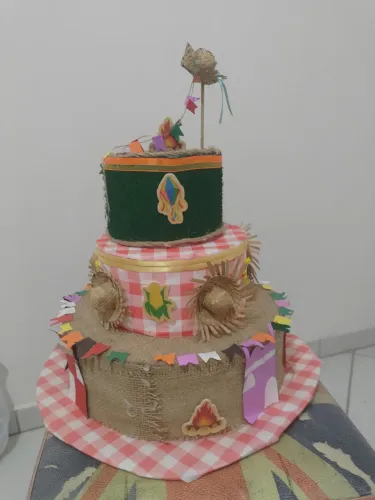 Bolo Fake Festa Junina
