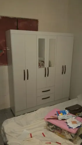 Guarda-Roupa Branco com Espelho