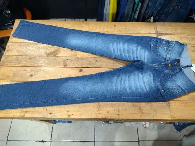 MADAME LILI JEANS TAMANHO;36 VALOR; 60,00