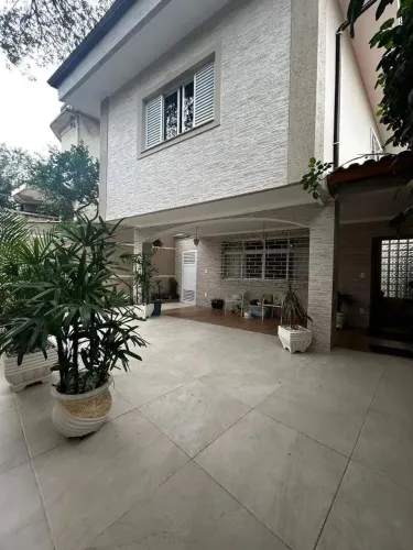 Sobrado residencial 3 quartos (2 suítes) em Ribeiro dos Santos/SP 2 vagas