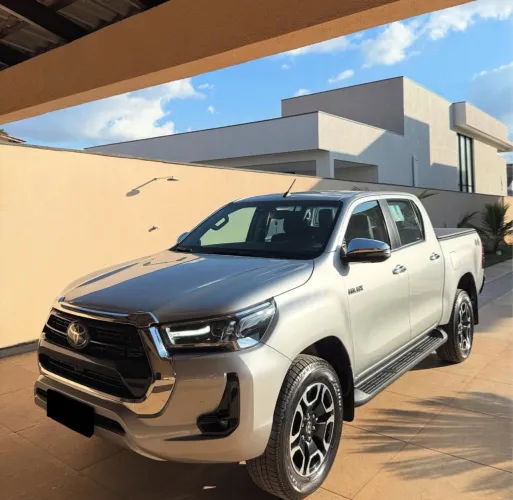Toyota Hilux CD SRX 4X4 2.8 TDI 16V Diesel Aut. 2023