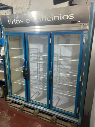 Geladeira Expositora Frios e Laticínios Refrimate