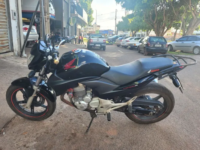 CB 300 2011 70000KM ZERADA