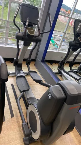 2 Elípticos Life Fitness usado