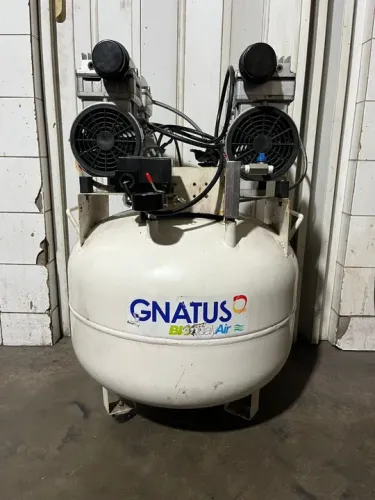 Compressor odontológico Gnatus .