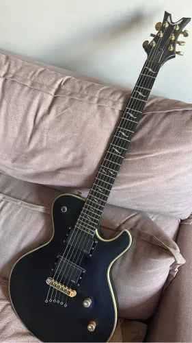Guitarra Dean Deceiver emg 24 trastes 