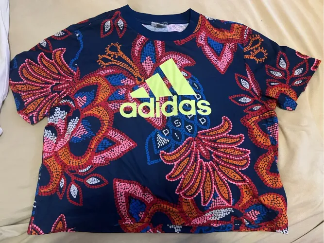 Camiseta Adidas Cropped Floral