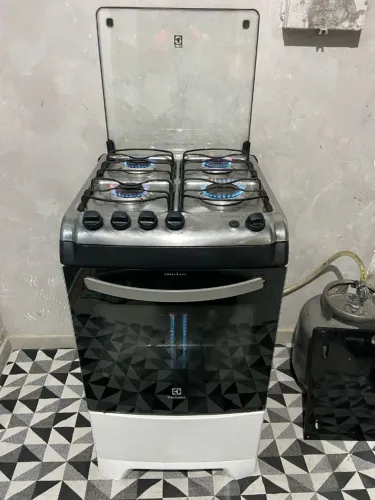 Fogão Electrolux chef 4 bocas 