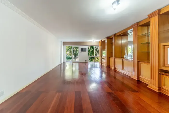 Sacada aberta e vista para o Parcão