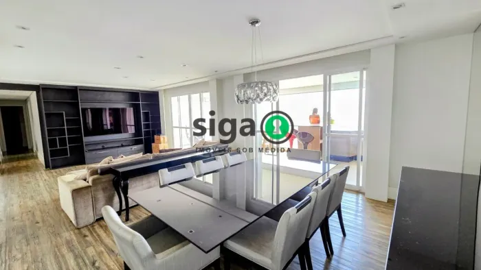 Apartamento alto padrão de 223 m2 para locação, mobiliado, com 4 quartos e 4 vagas na Vila