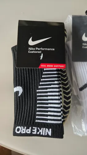 Meias Nike esportivas de compressão