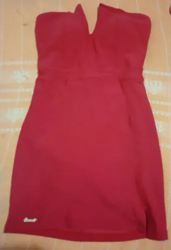 Vestido Macaquinho Vermelho Tomara Que Caia<br>Descrição: