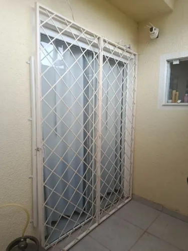 Grade Articulada Para Porta