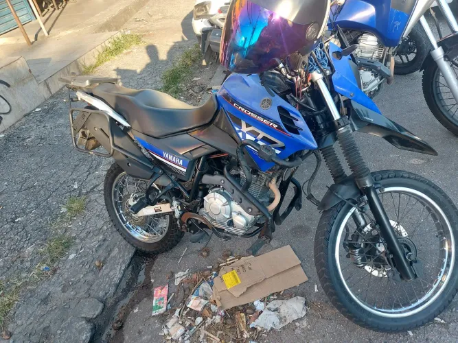 Troco por moto menor com volta p mim