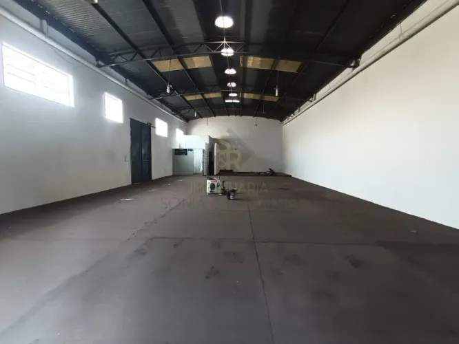 Galpão comercial para locação no bairro Parque São Sebastião, em Ribeirão Preto/SP.