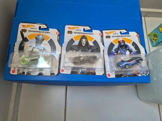 3 carrinhos hot wheels Overwatch