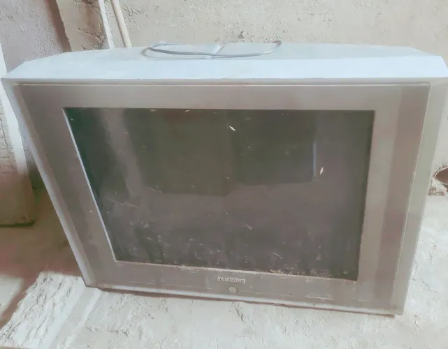 VENDE-SE TV SAMSUNG NÃO FUNCIONA SOMENTE PARA RETIRADAS DE PEÇAS NA CIDADEDE SANTARÉM PARÁ