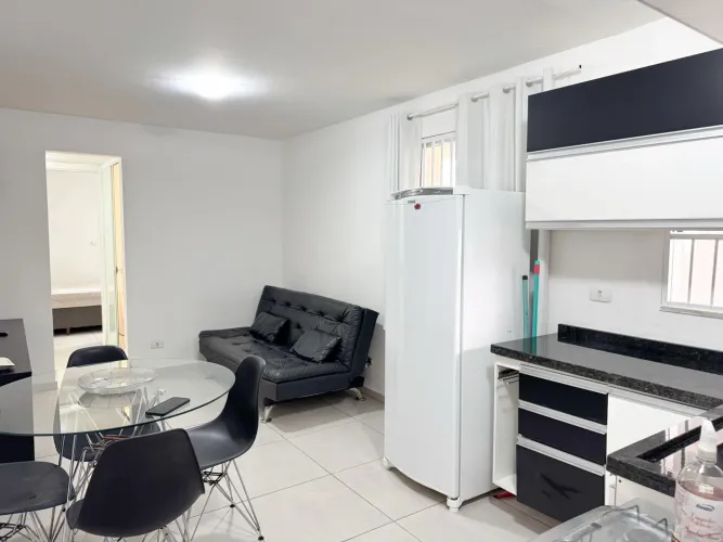 STUDIO MOBILIADO NO HUGO LANGE