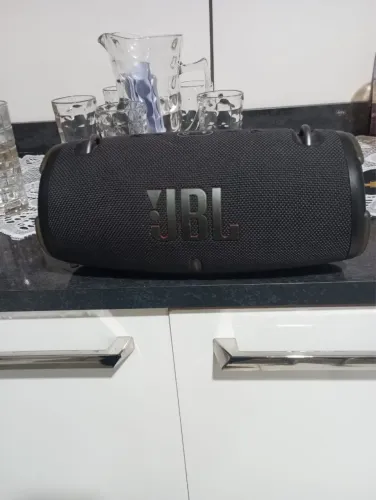JBL streme