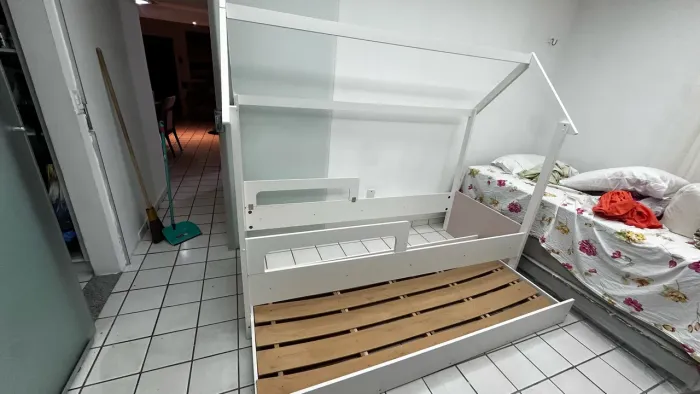 Cama Infantil Montessoriana Casinha com Auxiliar Completa Móveis Branca e Rosa