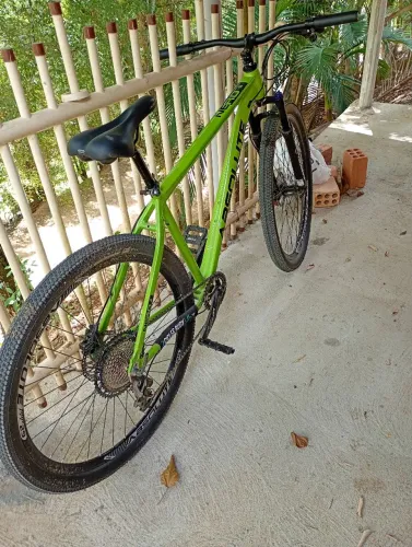 Bicicleta absolute aro 29 praticamente nova pouco dias uso freio hidráulico