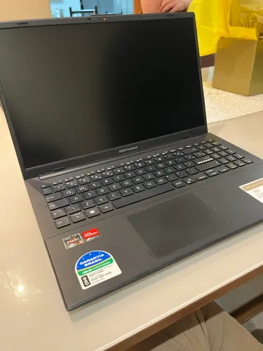 Notebook ASUS VivoBook Go 15 | 8GB RAM | SSD 256 + Case