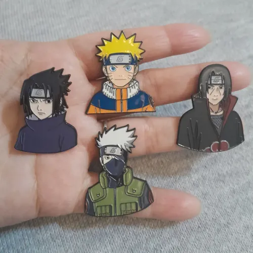 Kit 4 broche / Pin Naruto, Sasuke, Kakashi e Itachi