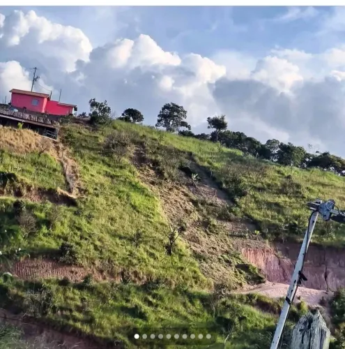 TERRENO NO VARADOURO