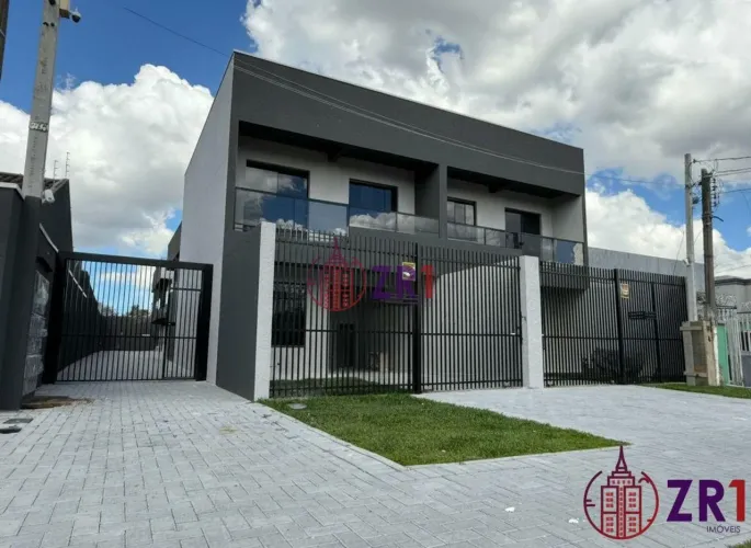 Sobrado para Venda em Curitiba / PR no bairro Alto Boqueirão