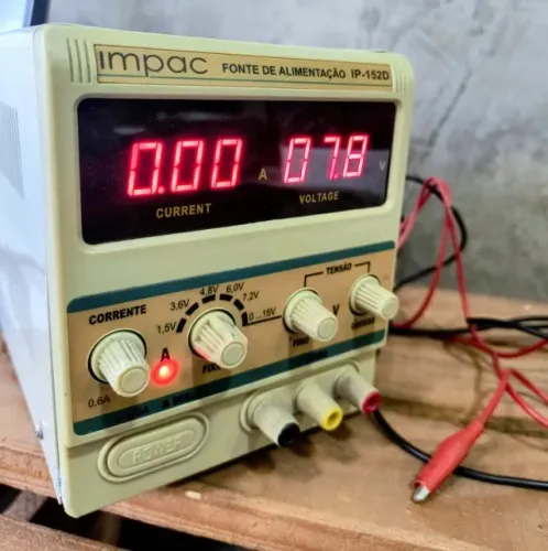 Fonte De Alimentação Digital 15v 2a - Ip152d Impac (Usado)