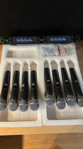 PTU-6000-8H | Sistema de Microfone Sem Fio UHF de Oito Canais com Auto-Scan