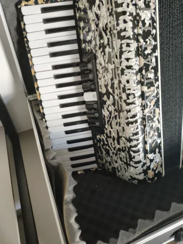 Acordeon nova na caixa