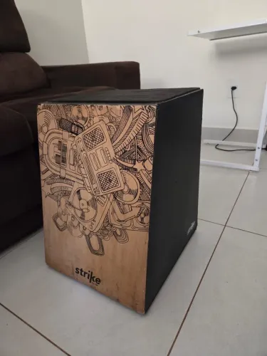 cajón de madeira - marca Strike 