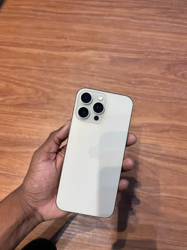 16 pro max 256GB, bateria 93% vendo ou troco em celular inferior com volta