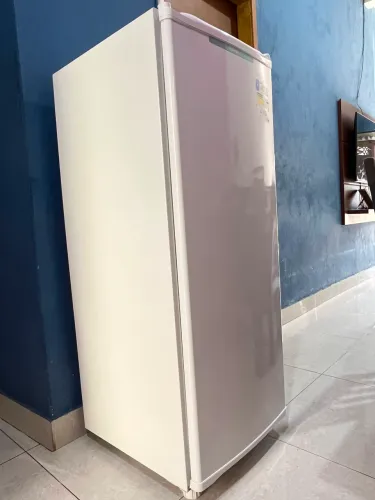 Venda de um freezer para gelados gourmet sorvete