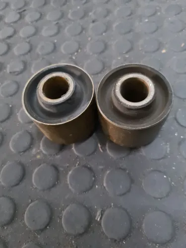 02 BUCHAS BANDEJA Subaru Legacy Impreza 99/00