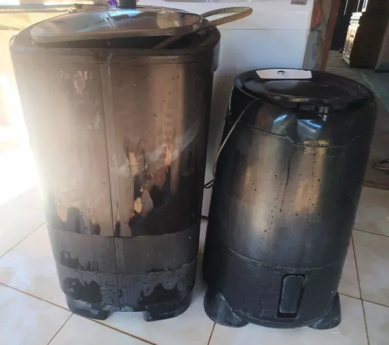 MÁQUINA DE LAVAR E CENTRÍFUGA