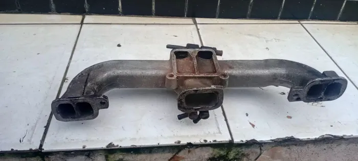 Vendo esse coletor de admissão usado
