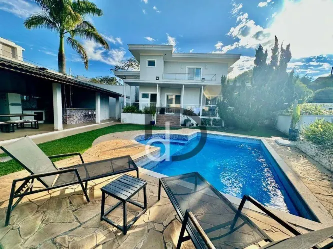 Sobrado com 5 quartos, sendo 4 suítes, para alugar, por R$ 13.371/mês - Terras de Santa Te