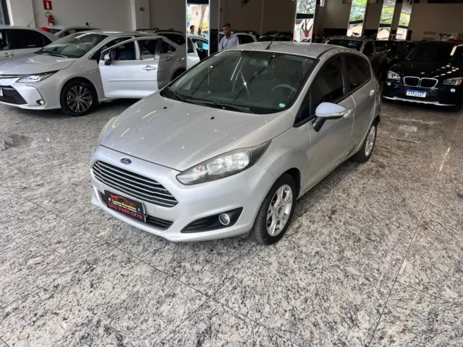 Ford Fiesta SEL 1.6 16V Flex Aut. 5P 2016