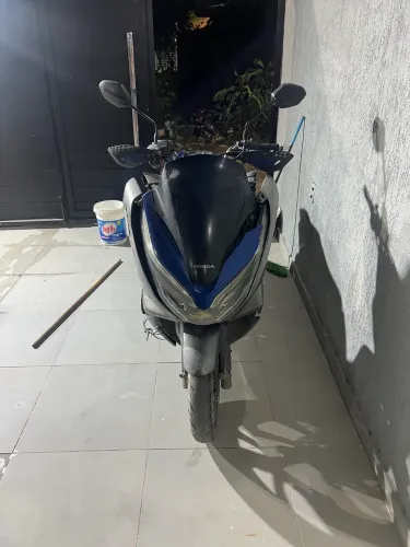 Vendo Pcx barato , pra sair logo , somente interessados 